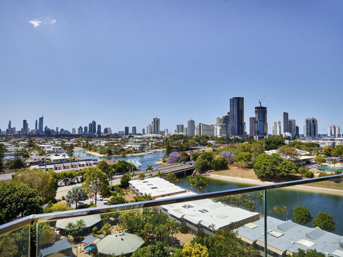 Supa Sized 3 Bedroom 2 Bath * Gold Coast