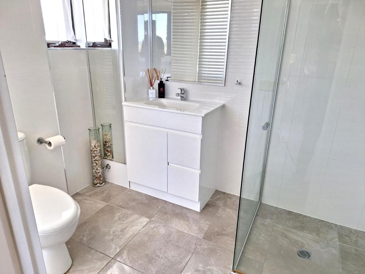 Supa Sized 3 Bedroom 2 Bath Gold Coast